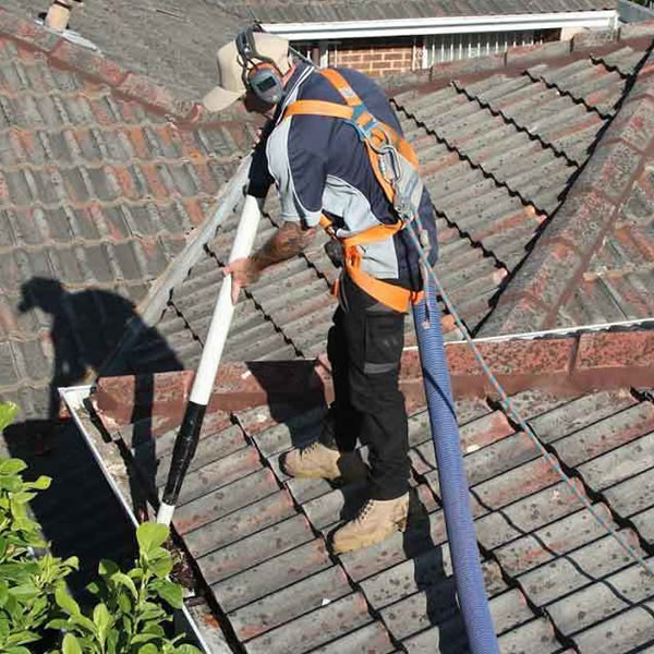 Fabrikalarda ve Binalarda Endüstriyel Çatı Oluk Temizliği